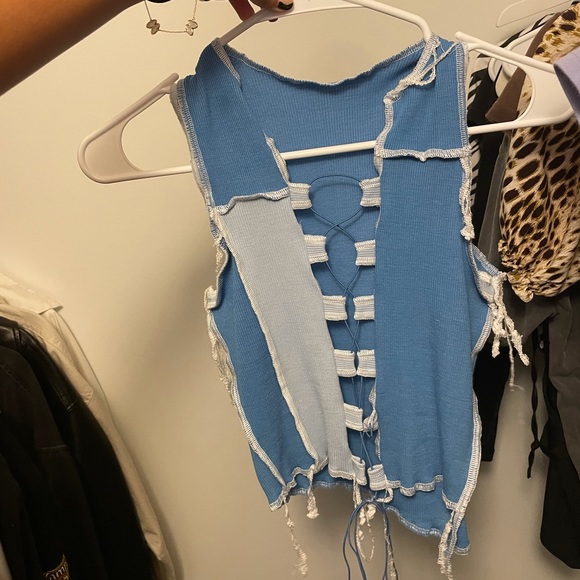 Cut out Crop top - Picture 2 of 4